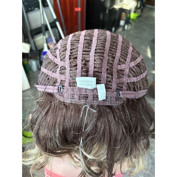 Esthetica wig “Finn” in color Iced Mocha New